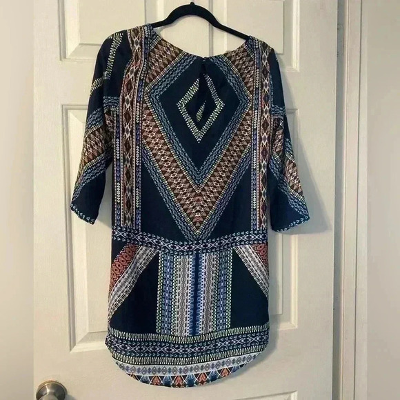 CITY Triangles Tribal Mini Shift Dress 3/4 Sleeve with Keyhole Button Size Small - Picture 2 of 10